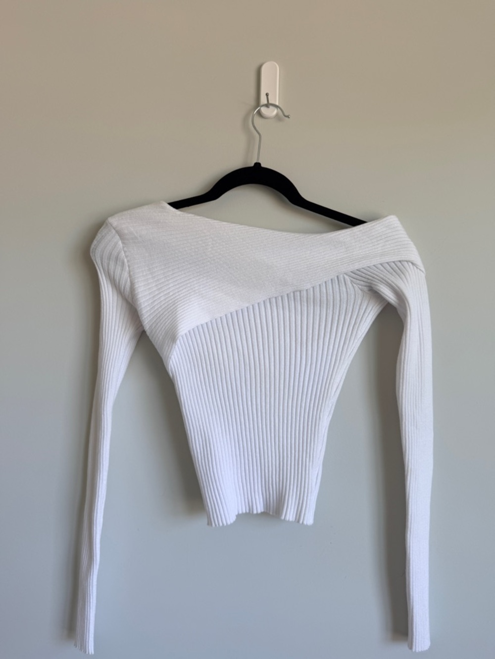 Off-Shoulder Ribbed Knit Sweater - White